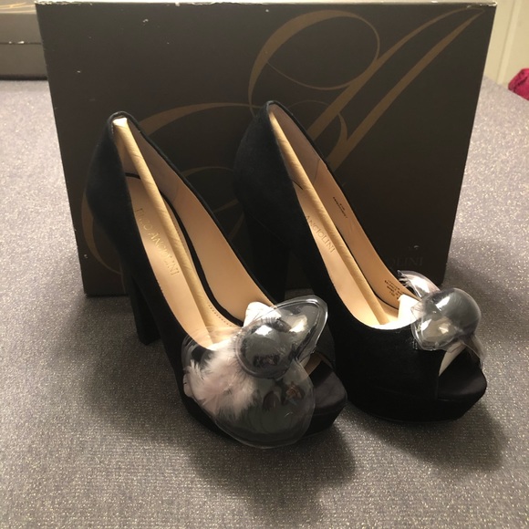 *NIB* Enzo Angiolini Red Carpet Pump Black Suede - Picture 3 of 8